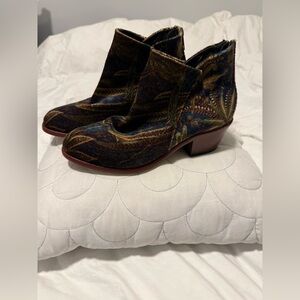 Brown and Blue Western Ankle Boots with Artistic Flair